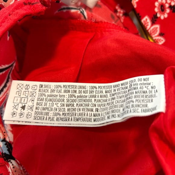 Forever 21 Red Paisley Bottom half lined Romper L - Picture 8 of 8